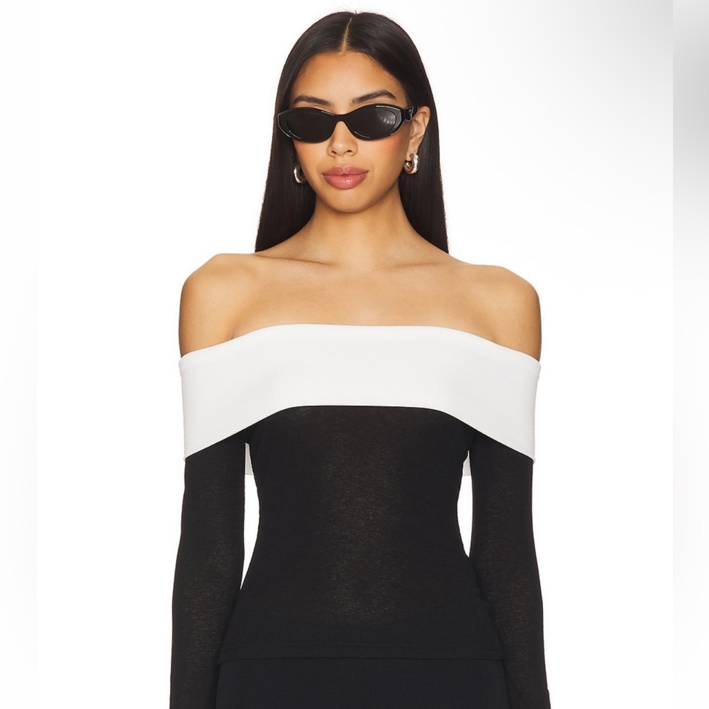 ALL THE WAYS (Revolve) Off shoulder top - Picture 2 of 5